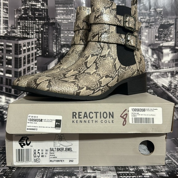 Kenneth Cole Ankle Boots - Picture 8 of 8